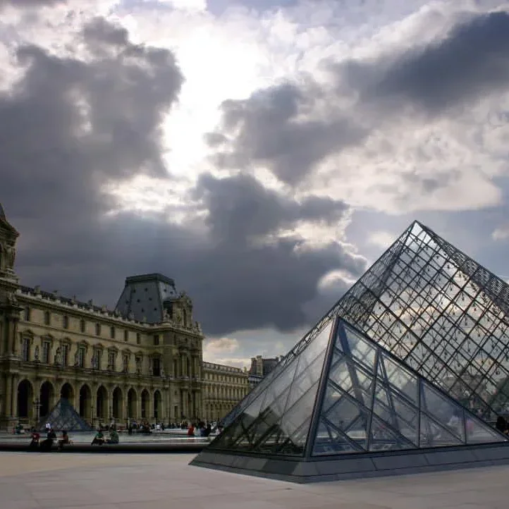 Clouds above the Louvre